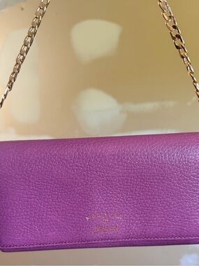 Gucci Leather wallet with unbranded chain pink with blue inside